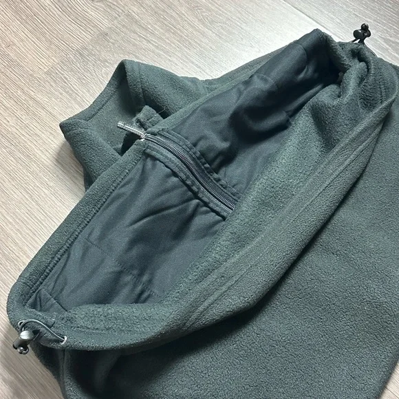 Cabela’s Vest - Picture 6 of 8